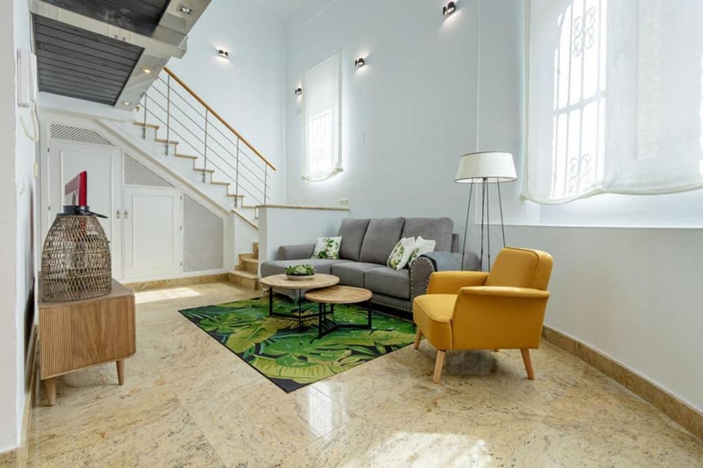 Апартаменты Becas Alameda Duplex By Valcambre Севилья Экстерьер фото