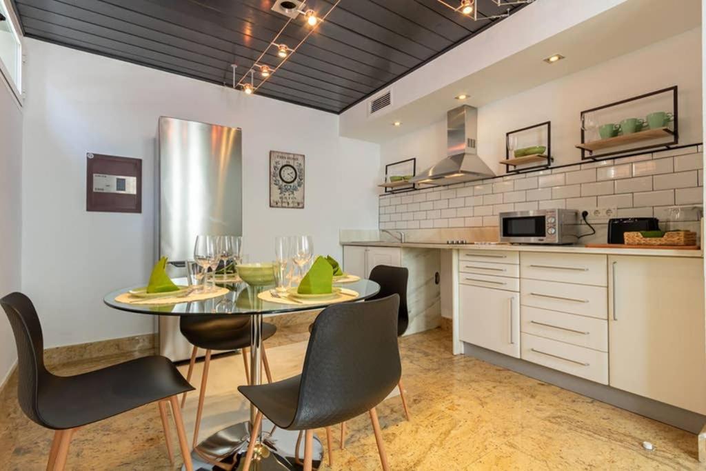 Апартаменты Becas Alameda Duplex By Valcambre Севилья Экстерьер фото