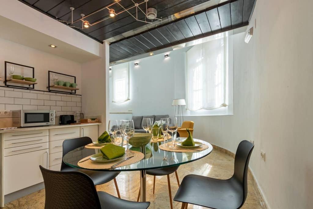Апартаменты Becas Alameda Duplex By Valcambre Севилья Экстерьер фото