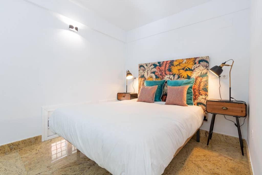 Апартаменты Becas Alameda Duplex By Valcambre Севилья Экстерьер фото